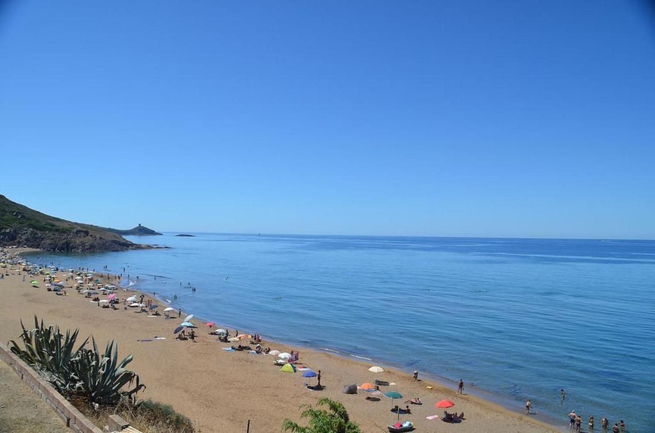 Nice Apartments In Waterfront Villa In Bosa Porto Alabe Трезнурагес Экстерьер фото